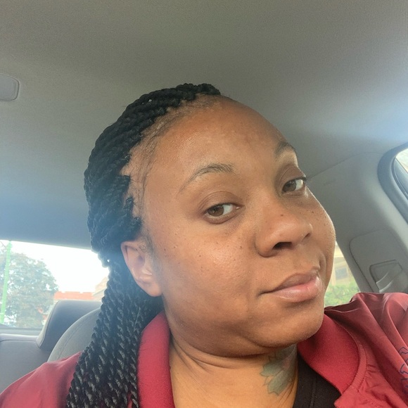 Meet your Posher, Candice - Picture 1 of 1